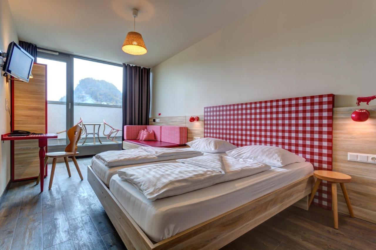 Meininger Hotel Salzburg City Center Εξωτερικό φωτογραφία